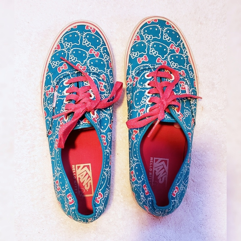 VANS classic canvas hello kitty limited ed👻 - Picture 2 of 2